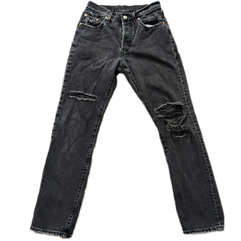 Distressed Black Levi's Jeans for Women